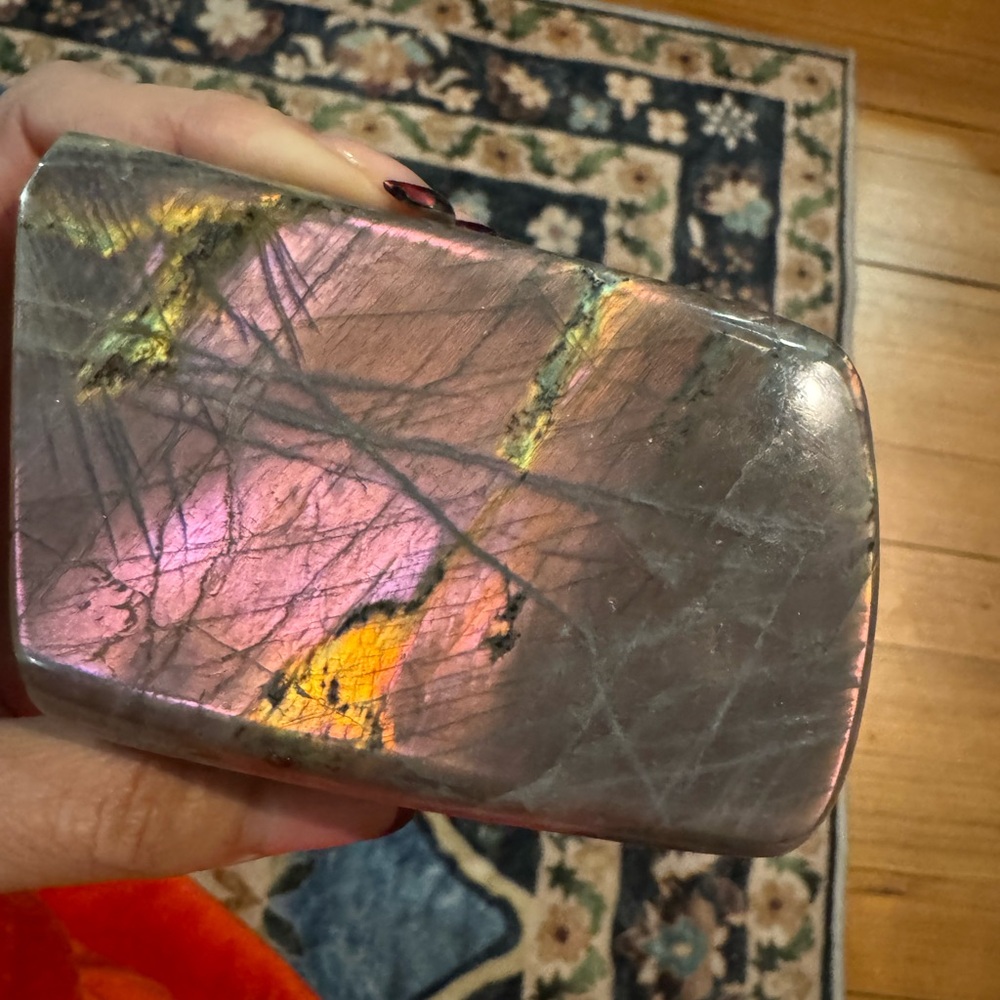 Labrodite rare Pink flash Polished store - Picture 3 of 5